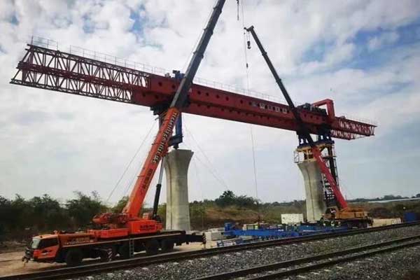 泰國曼谷800噸節段拼架橋機安裝完畢